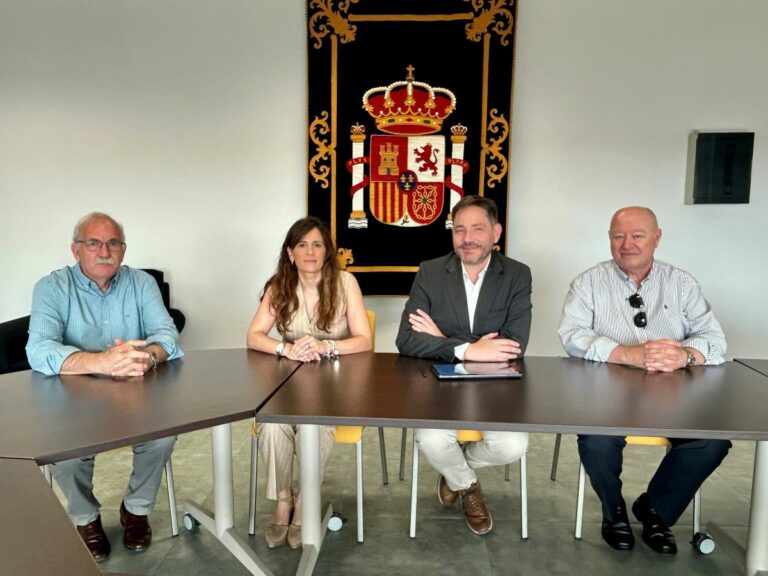 El subdelegado del Gobierno recibe a la nueva directora del centro penitenciario de Herrera de La Mancha