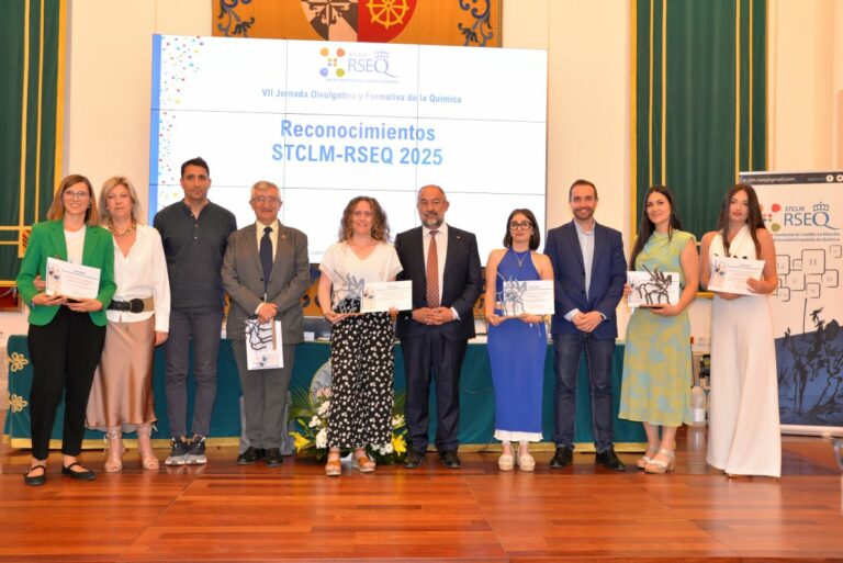 Los químicos de Castilla-La Mancha reconocen al catedrático de la UCLM Antonio de la Hoz con el Premio a la Trayectoria Científica