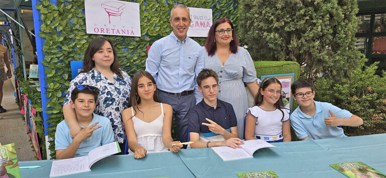 Álvaro, Erika, Felipe, Rubén, Sara y Lo Que Te Da La Gana obtuvieron un gran éxito en la firma de ejemplares de “Secreto forestal”