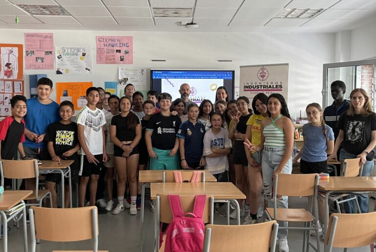 COIIM Ciudad Real celebra el Día de la Mujer en la Ingeniería con una charla inspiradora en el Colegio Cruz Prado