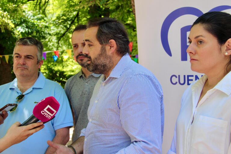 Núñez invita a Page a participar mañana en la manifestación de Madrid ya que es “sin siglas”