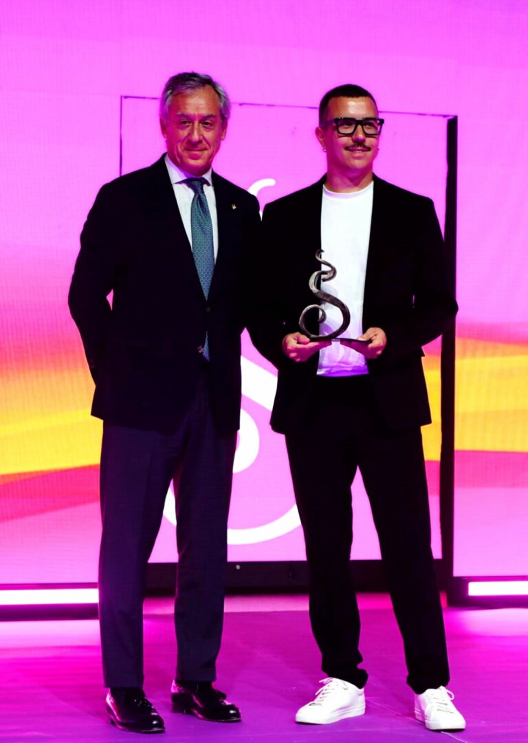 Compromiso con el talento joven: Eurocaja Rural reconoce a ‘Salón 224’ en los Premios San Juan 2025