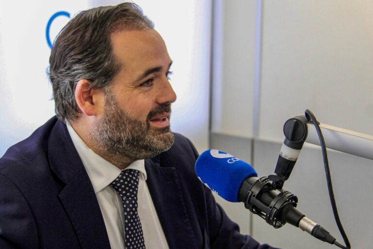 Núñez exige a Page que utilice sus votos en el Congreso para forzar elecciones generales ante la situación “bochornosa y dantesca” que vive España