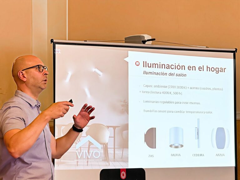 Vecinos de Ciudad Real aprenden cómo elegir productos de iluminación adecuados para ganar en eficiencia energética y bienestar