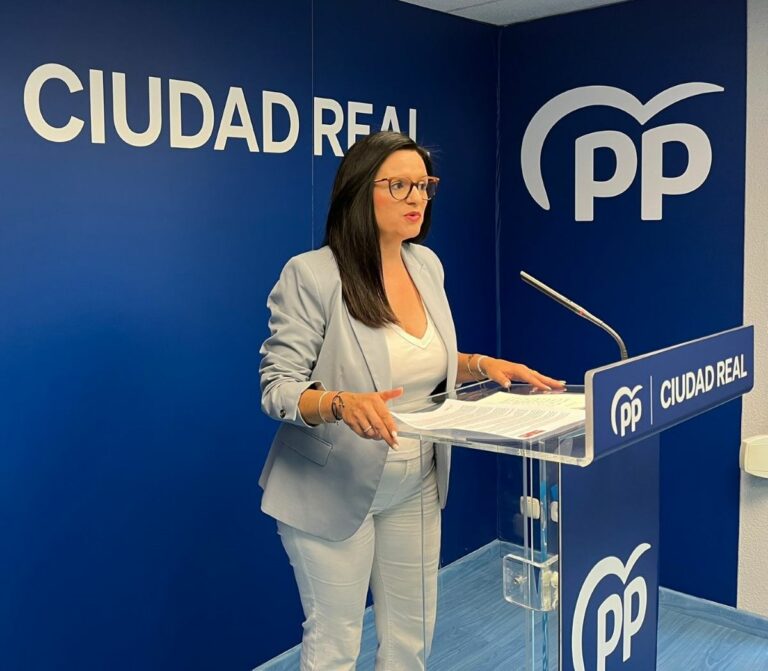 Rocío Zarco exige a José Manuel Caballero y a los diputados socialistas que rompan su apoyo a Pedro Sánchez ante la grave crisis de corrupción que salpica al PSOE