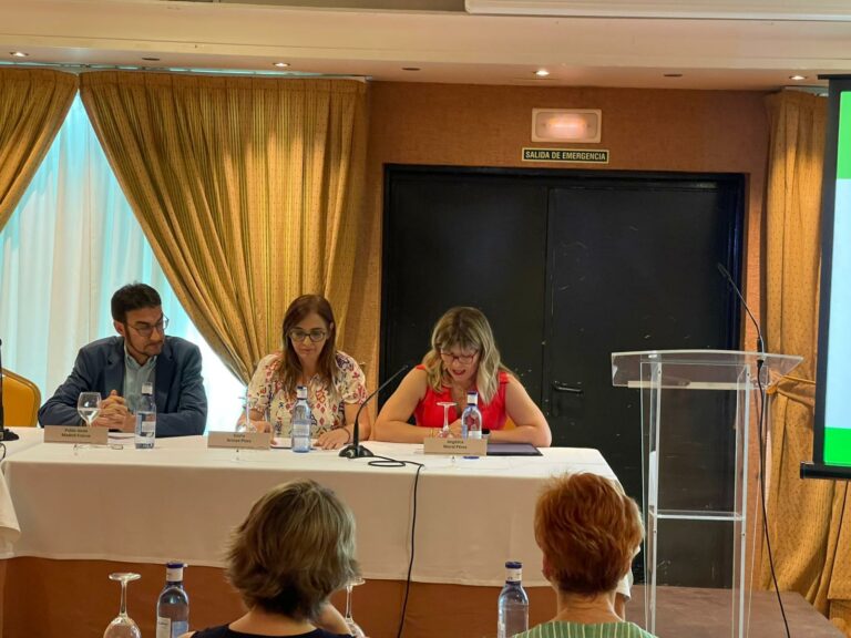 El presidente del Colegio destaca la necesidad de impulsar la formación en cuidados renales de las enfermeras nefrológicas