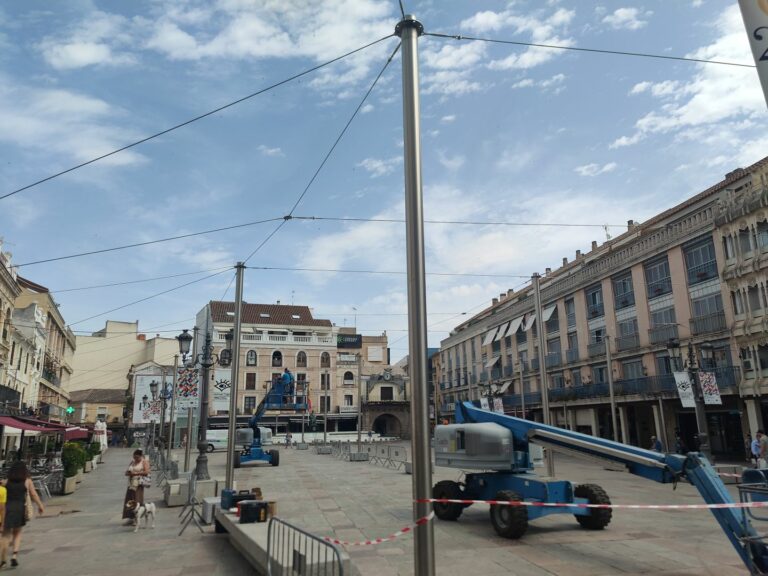 Ciudad Real: El entoldado de la Plaza Mayor concluirá esta semana