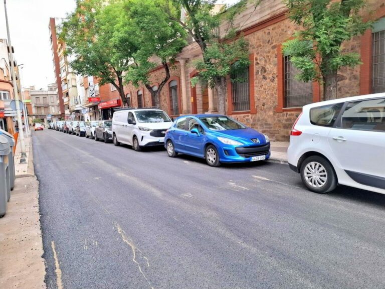 Puertollano: Renovado el asfaltado de Ricardo Cabañero y plaza Vía Crucis