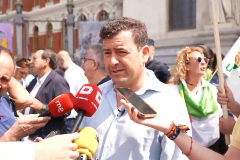 VOX apoya a los agricultores de cereal en su protesta en Madrid contra el Gobierno
