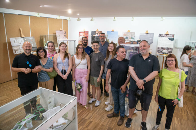 Talento y creatividad a raudales en la exposición de los trabajos finales de los alumnos de Enseñanzas Artísticas Superiores de Diseño de la Escuela de Arte