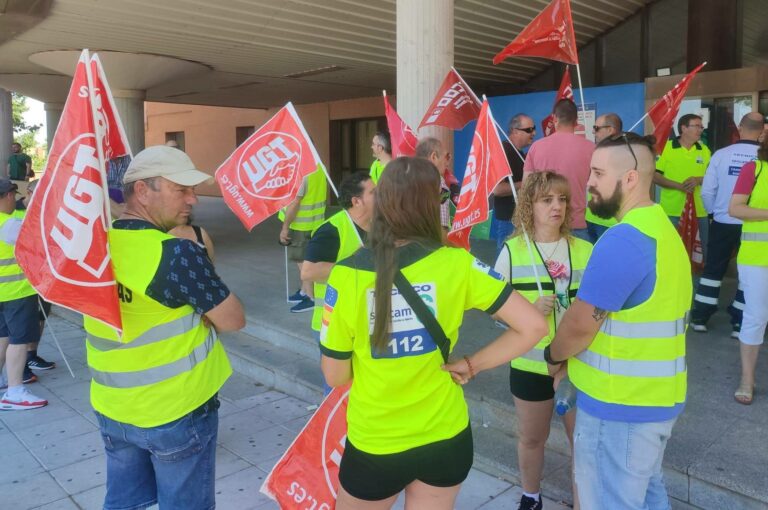 Nueva jornada de paro en el transporte sanitario de la región con un 100% de seguimiento, según los sindicatos