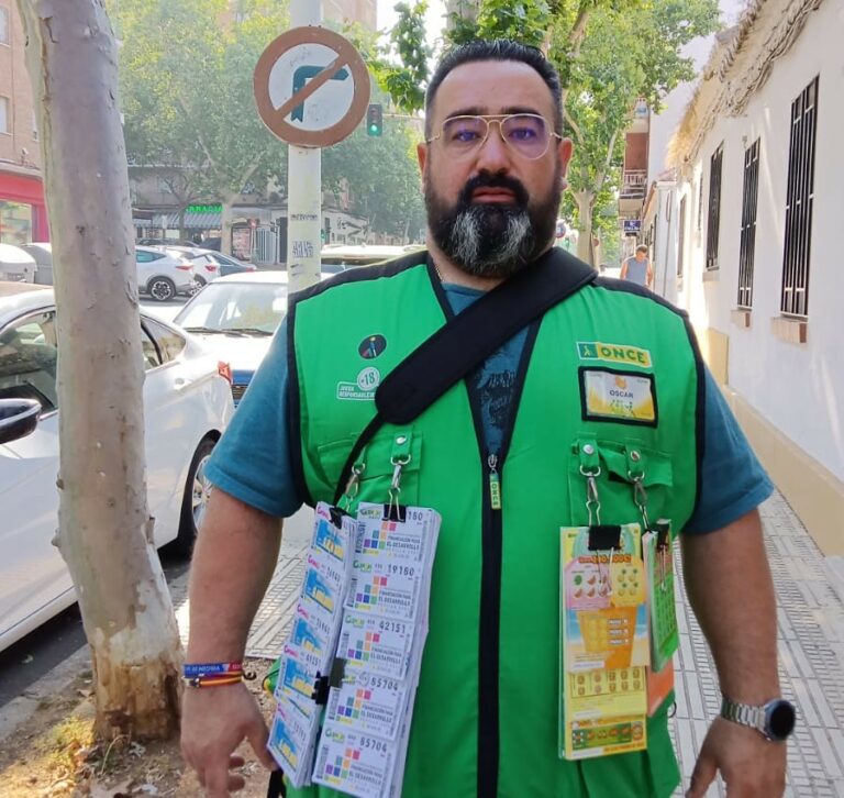 Óscar reparte en Puertollano 200.000 euros con el Cupón Fin de Semana de la ONCE