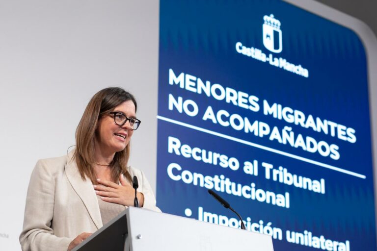 Castilla-La Mancha recurrirá el decreto del Gobierno central sobre el reparto de menores migrantes debido a la falta de financiación