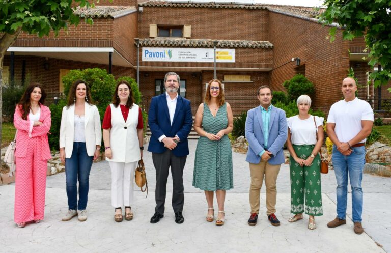 El Gobierno regional ha destinado dos millones de euros al desarrollo e implantación de 246 planes de igualdad en empresas, entidades y municipios
