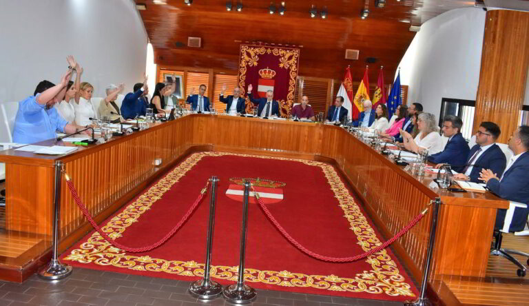 El Pleno de Puertollano desestima las alegaciones vecinales y aprueba de manera definitiva la ordenanza de terrazas