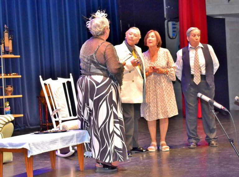 Puertollano: El grupo de teatro de las barriadas Constitución y El Poblado lleva las carcajadas al escenario del Auditorio