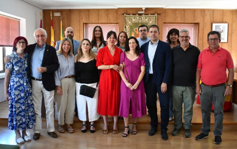 La socialista Elena Castillo Gómez ya es la nueva alcaldesa de Albaladejo