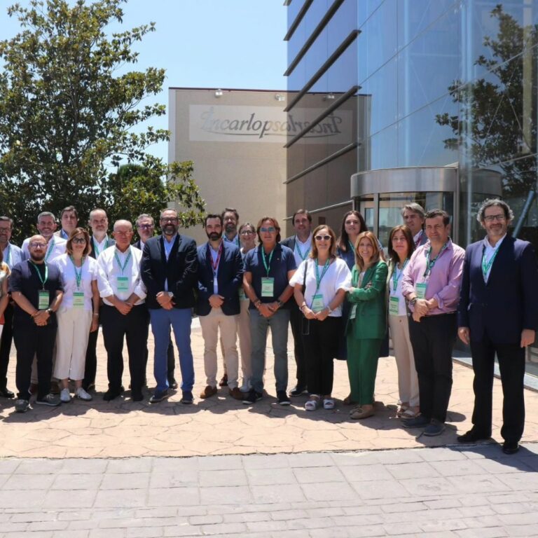 Vox reafirma su defensa del sector cárnico español  en su visita a Incarlopsa