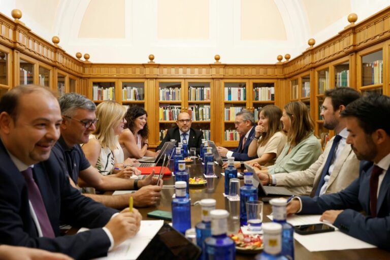 El próximo Pleno de las Cortes regionales debate sobre financiación autonómica, carreteras e incendios