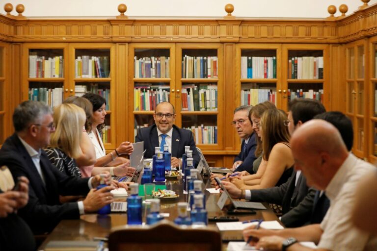 El Pleno de las Cortes regionales debate y vota el jueves el Proyecto de Ley de Simplificación Administrativa