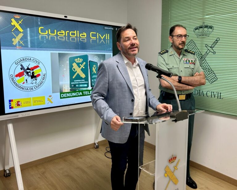 El subdelegado del Gobierno destaca la apuesta de la Guardia Civil por la cercanía ciudadana con la nueva denuncia telemática completa