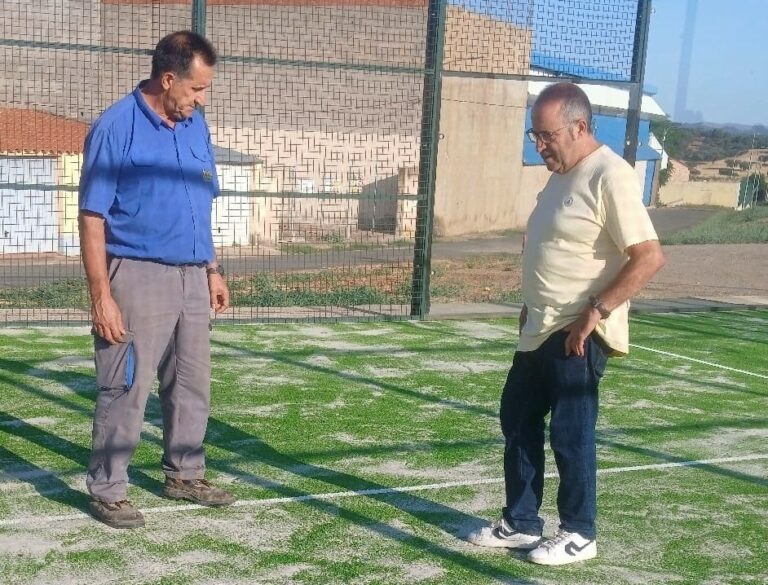 El Ayuntamiento de Saceruela mejora la pista de Pádel para fomentar el deporte y el bienestar de la ciudadanía