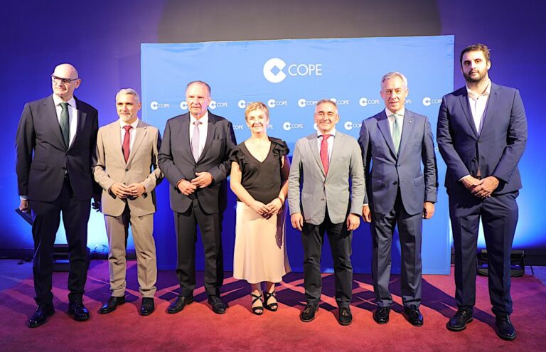 Eurocaja Rural entrega el galardón al ‘Proyecto de divulgación gastronómica 2025’ en la VI edición de los Premios GastroCope