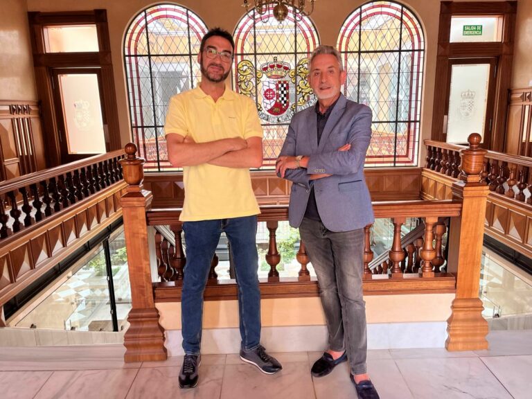 El Colegio de Enfermería extenderá la formación en primeros auxilios a los equipos de protección civil a propuesta del alcalde de Valdepeñas, Jesús Martín