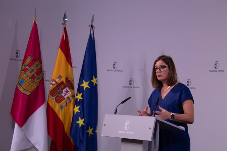 El Gobierno regional impulsa la mejora de la asistencia farmacéutica con un nuevo anteproyecto de ley