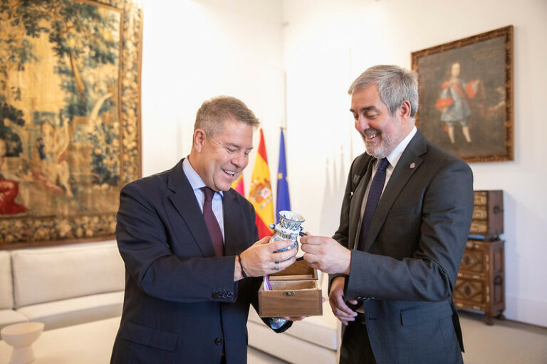 García-Page lamenta que se ponga en juego “el valor más sagrado de la izquierda, que es la igualdad” e invita a escuchar a Josep Borrell