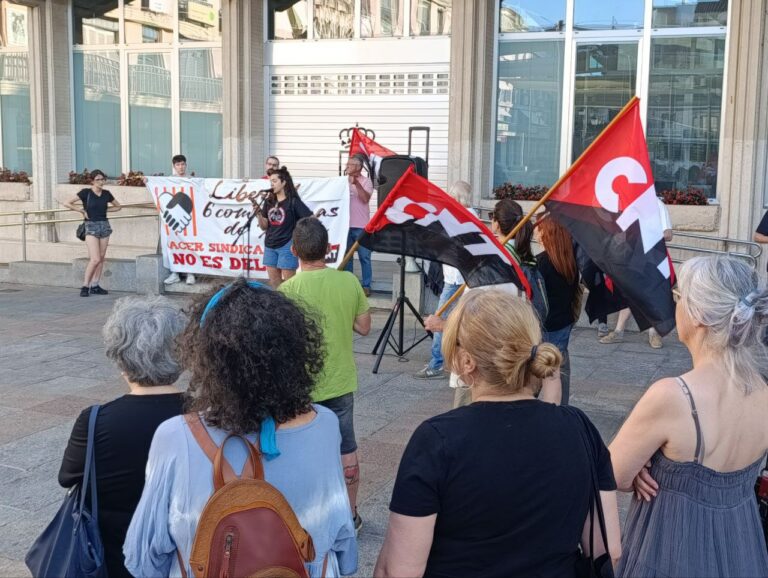 CNT se concentra en la Plaza Mayor de Ciudad Real en apoyo a «Las 6 de La Suiza»