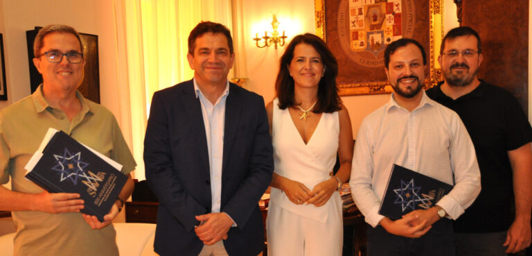 La comisión de Santa María La Mayor de Alcázar pide colaboración a la Diputación con motivo del VIII Centenario de su declaración como parroquia
