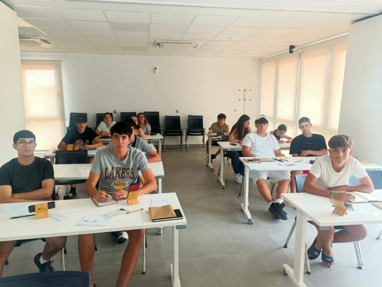 La Escuela Regional Digital Globalcaja, con la seguridad de infancia y juventud