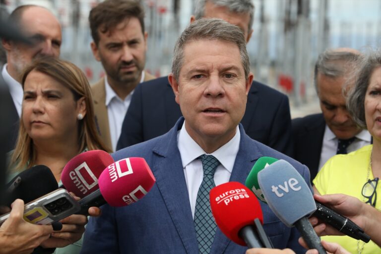 García-Page despide a Javier Lambán, una persona “muy cabal y honesta” que ayudó “a su tierra, a las ideas del PSOE y a España”