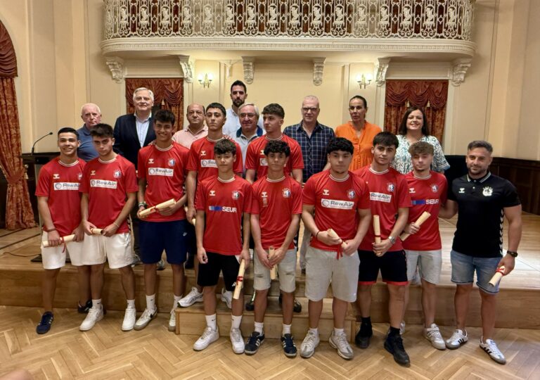 El Ayuntamiento felicita al Ciudad Real Fútbol Club por sus éxitos