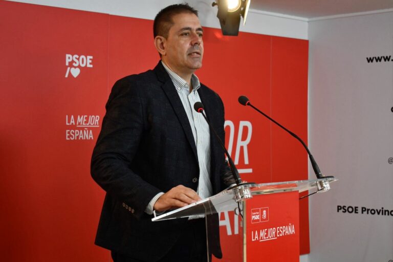 Bolaños: “Al PP no le basta con no tener representación en muchos municipios que, además, la señora Pelayo se los está comiendo desde dentro”