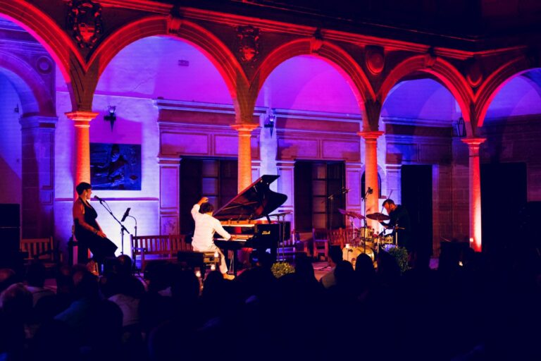 El pianista y compositor Chico Pérez trae al Patio de Comedias este viernes su estilo único y versátil