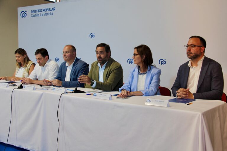 Núñez advierte que “el mando a distancia de la legislatura está en manos de Page” tras aprobar el PP-CLM una resolución contra el cupo separatista