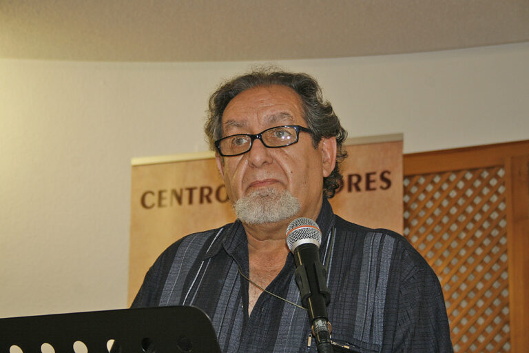 Juan José Guardia Polaino denuncia los silencios que exterminan la palabra en “La patria del fuego y la ceniza”