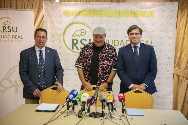 Consorcio RSU Ciudad Real y Ecoembes presentan la campaña ‘Avance imparable 2025’, con el humorista Agustín Durán, para animar al reciclaje