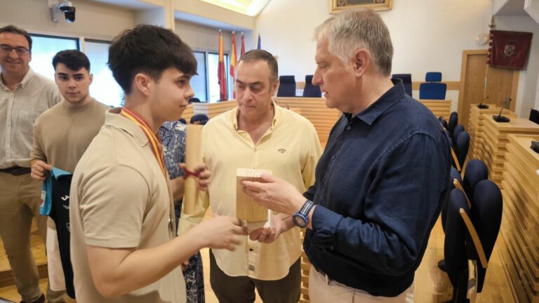 El Ayuntamiento de Ciudad Real felicita a Alberto López Merlo-Córdoba por su éxito en el Campeonato de España de Tenis de Mesa
