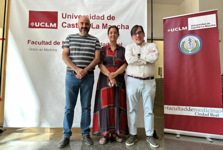 El Colegio de Médicos y la Facultad de Medicina refuerzan su colaboración para impulsar la formación, la ética y la salud mental en el ámbito universitario y profesional