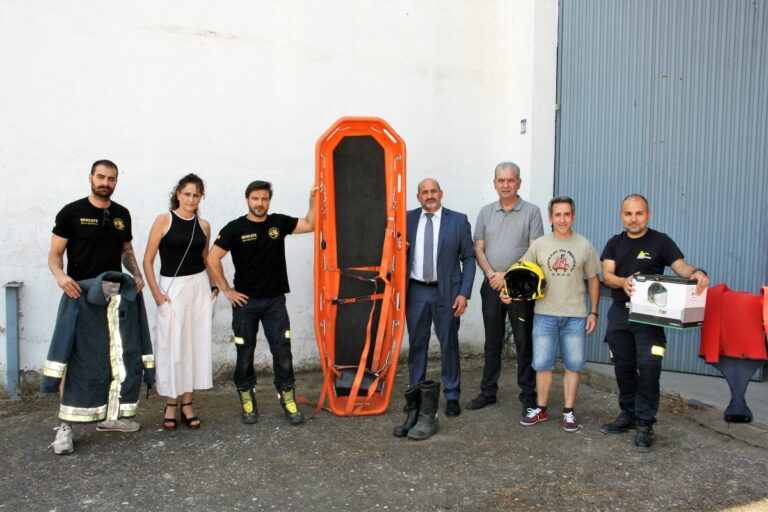 El SCIS realiza una donación solidaria a Bomberos Sin Fronteras para proyectos de extinción de incendios y salvamento en Sudamérica