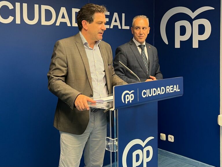 Valverde y Ruiz exigen la dimisión del Gobierno de Pedro Sánchez y condenan el «ridículo internacional» por el caos de la Alta Velocidad