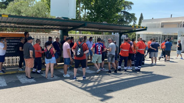 Angustia entre trabajadores de Eserman en la Química de Puertollano: Se quedan en la calle tras enterarse por sorpresa del fin de contrata