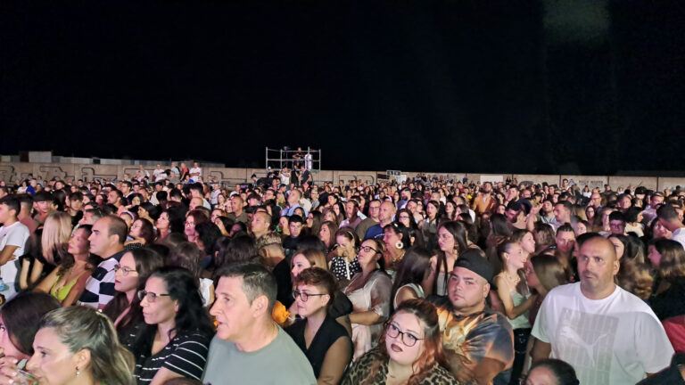 Lleno absoluto en el concierto de Demarco en Brazatortas, en el marco de los ‘’Conciertos en espacios y lugares emblemáticos’
