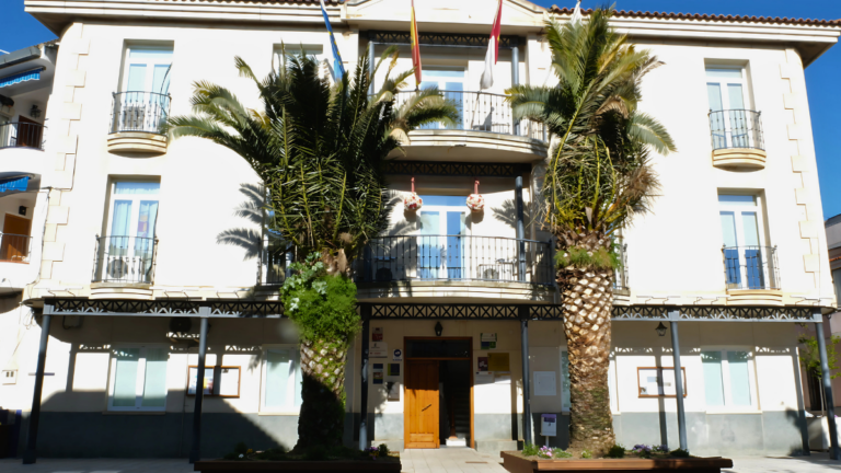 El Ayuntamiento de Abenójar defiende su firme compromiso con la educación frente a las «falsas acusaciones» vertidas por el PSOE local