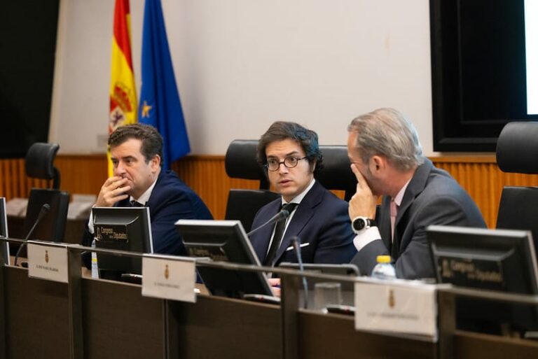 Vox reúne en el Congreso a expertos y representantes institucionales para abordar los retos y oportunidades de la pesca recreativa en España
