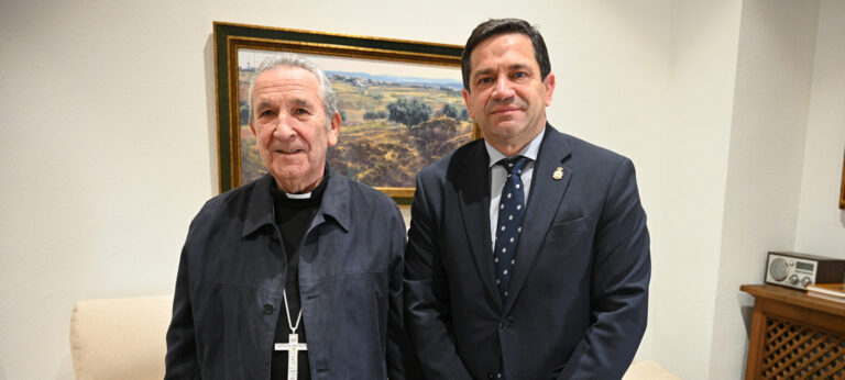 El presidente de la Diputación felicita al nuevo obispo de Ciudad Real, Abilio Martínez Varea