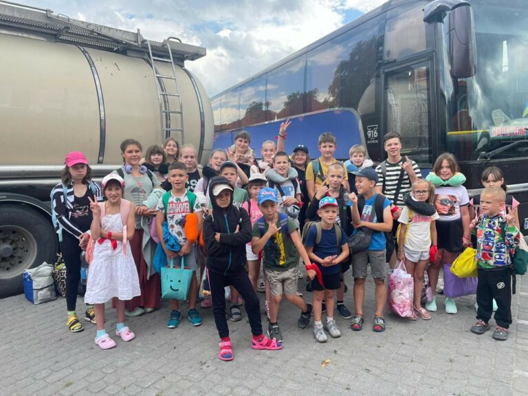 Menores procedentes de Ucrania llegan a Ciudad Real para disfrutar del verano con familias gracias a CREAN tras varios años de parón